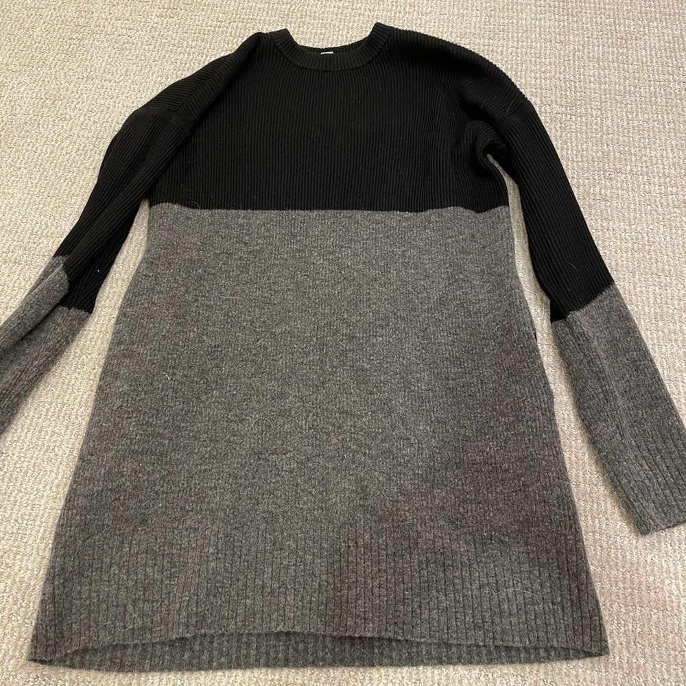 lululemon athletica Black and Gray Colorblock Crew Sweater